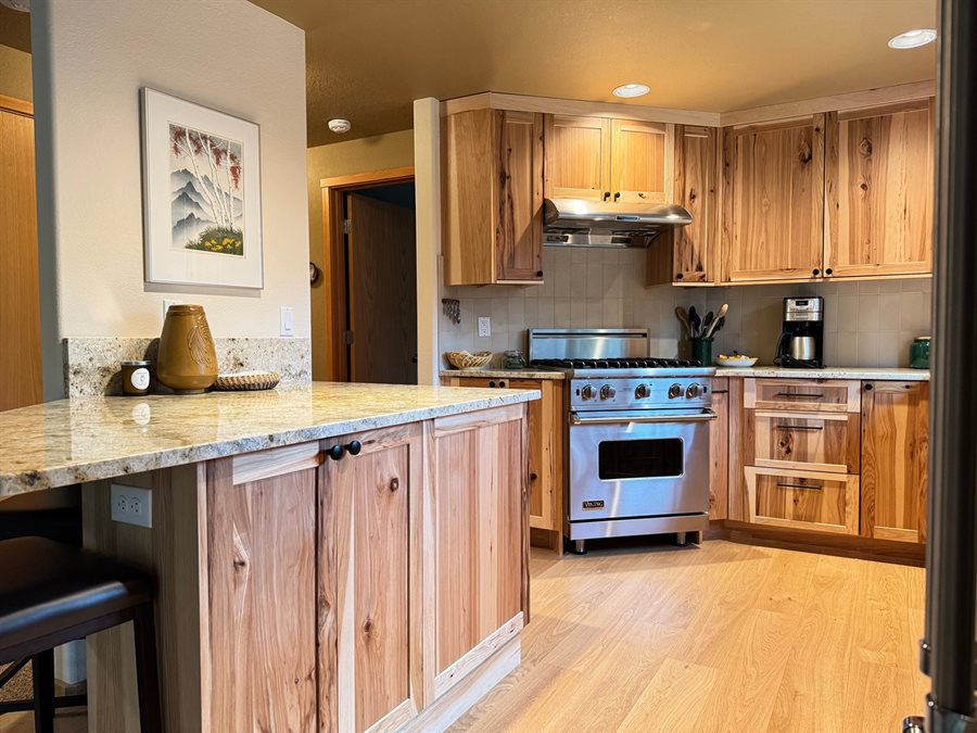 Rustic hickory kitchen cabinets by Blue Mountain Design Bend Oregon